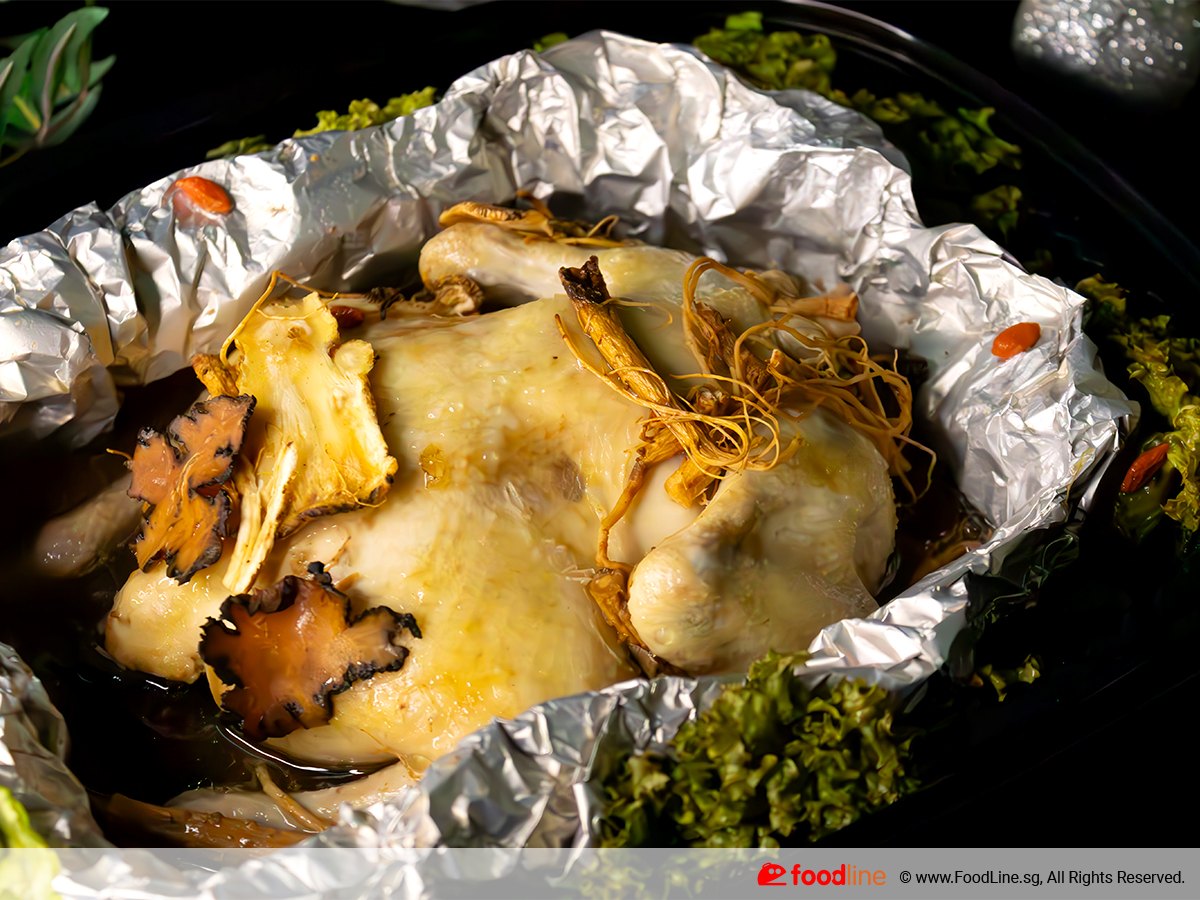 Emperor&rsquo;s Herbal Chicken (Whole Chicken) 帝皇药材鸡（整只）