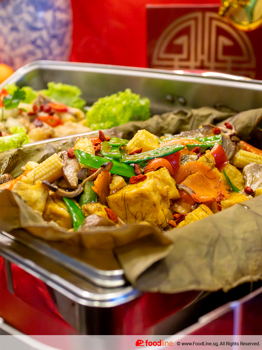 Prosperity Lotus-Wrapped Golden Bean Curd with Black Moss & Sweet Pea (Vegetarian)