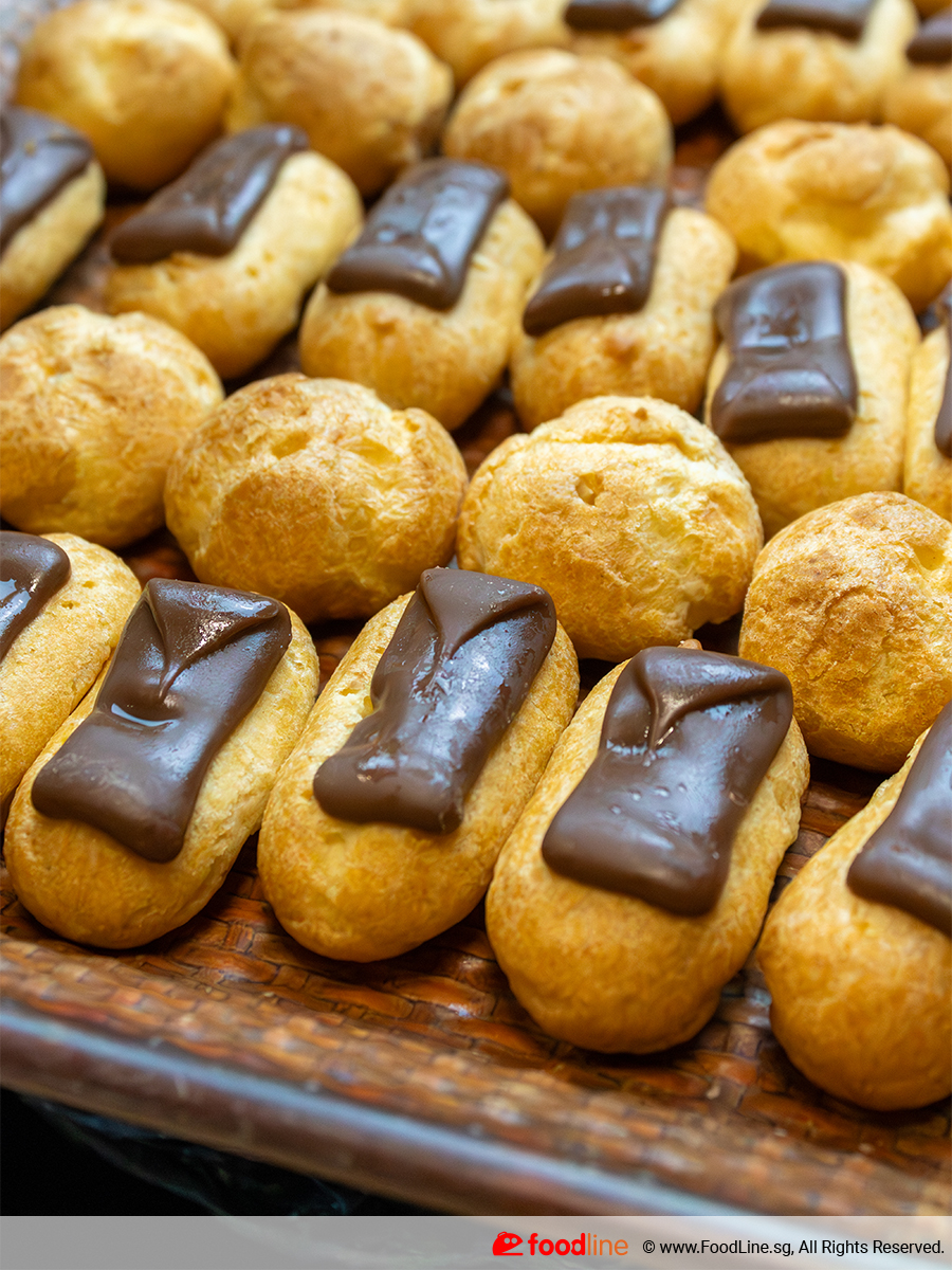 Mini Chocolate Eclair & Vanilla Profiteroles