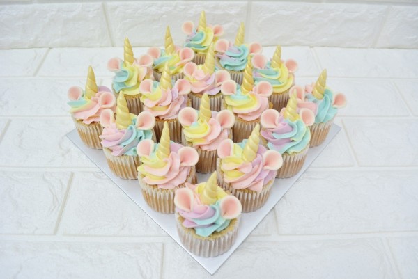 Unicorn Cupcakes At 6000 Per Set Bakers Boulevard