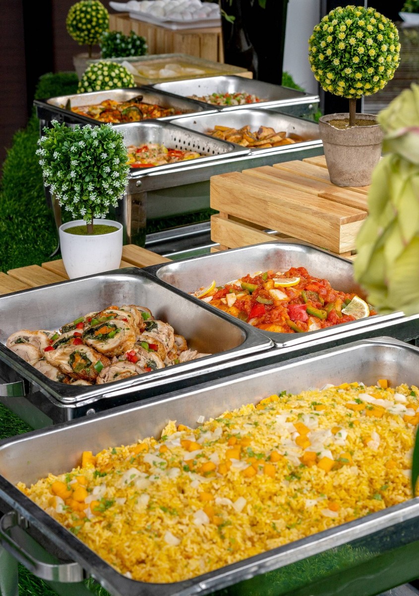 Four Seasons Catering | Best Price Guaranteed at FoodLine.sg