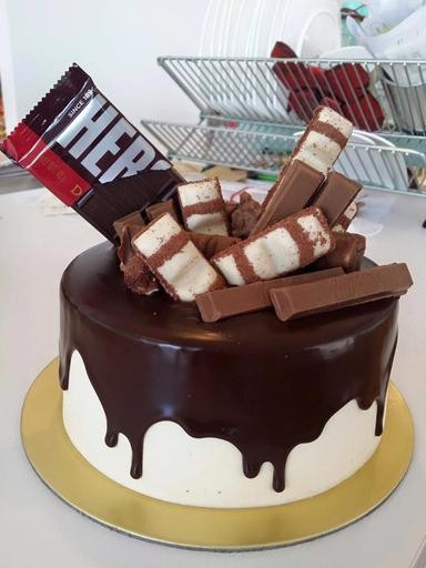 Chocolate Candy Drip Cake Chocolate Candy Drip Cake
