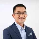 Authentic Review by Ronnie Choy