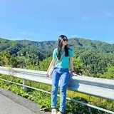 Authentic Review by Amanda Lee